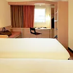 Ibis Centre Отель Карлайл