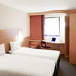 Ibis Centre Hotel 2*