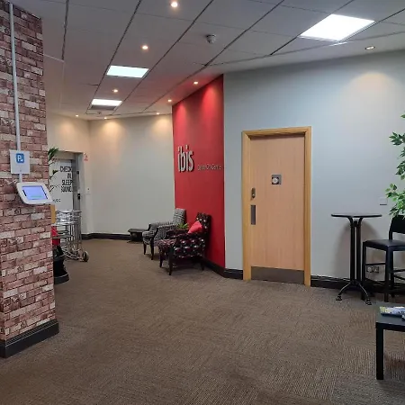 Ibis Centre Hotel 2*