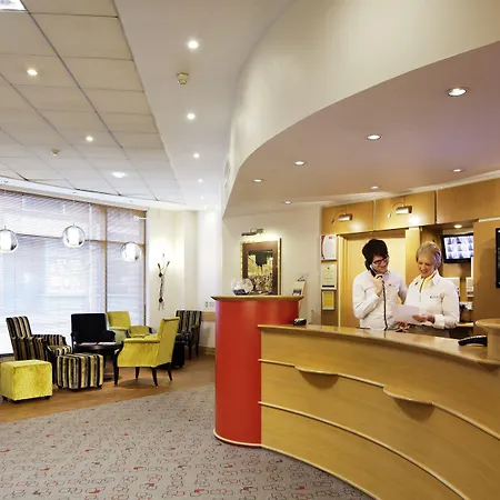 Ibis Centre Hotel 2*