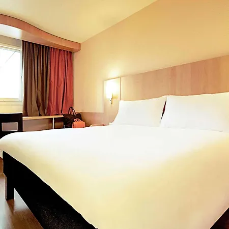 Hotel Ibis Centre 2*