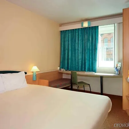 ホテル Ibis Centre 2*