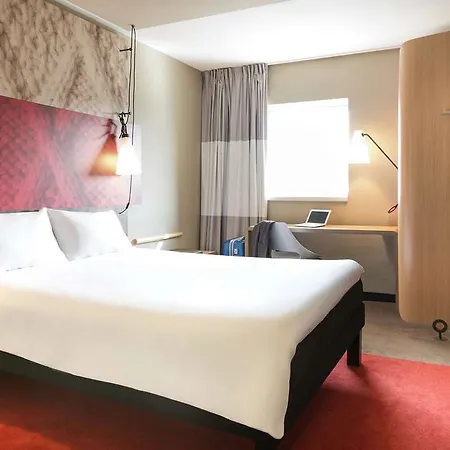 Ibis Centre
