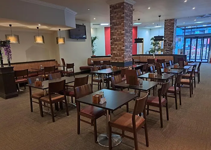 Ibis Centre Hotel 2*