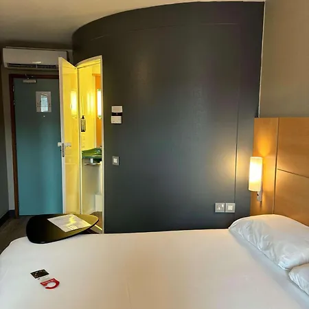 Ibis Centre