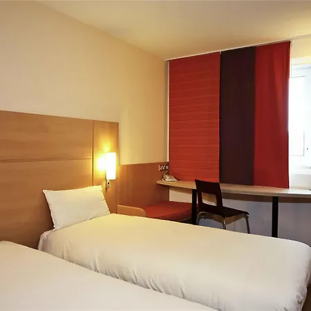 מלון Ibis Centre 2*